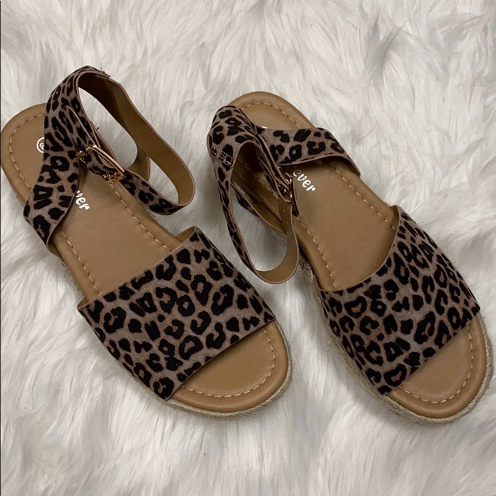 Leopard platform sandal